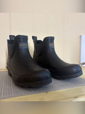 Pendleton Black Matte Chelsea Rain Boots